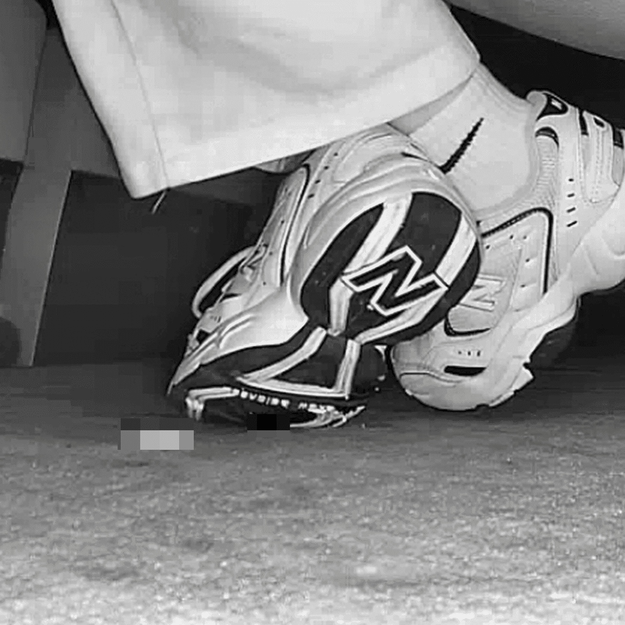 Woman in New Balance sneakers candid crushing at the cinema thumb 3