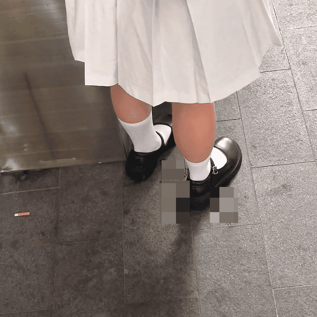 Anime convention woman white socks leather shoes candid crushing thumb 2